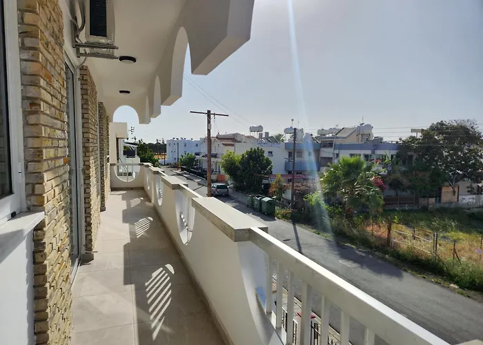 Dom wakacyjny Kafkalia Sea Breeze Larnaca